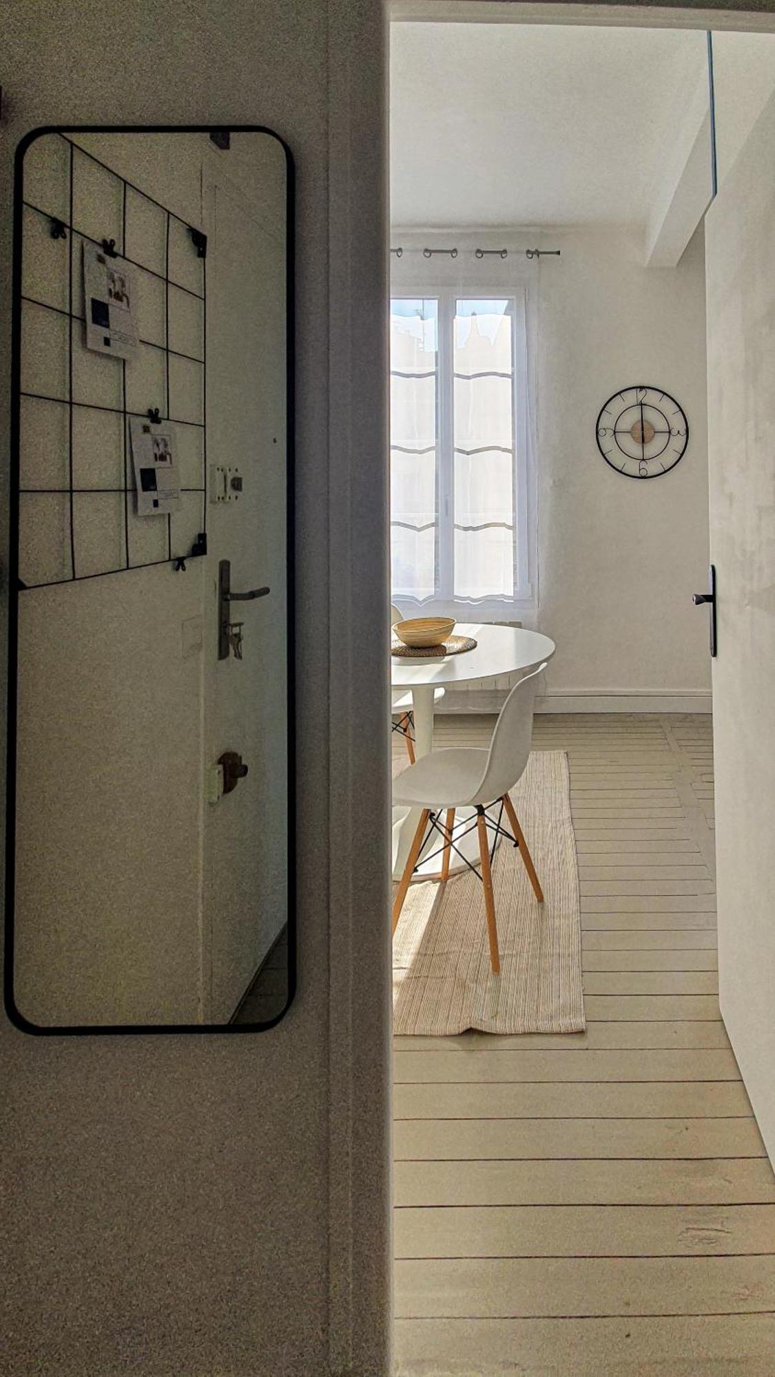 Charming Studio With View Of The Abbaye-Aux-Hommes Caen Bilik gambar